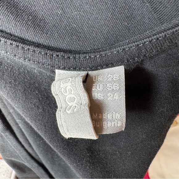 ASOS Crop Tee with Scoop Neckline - Picture 4 of 4